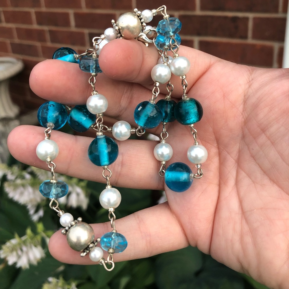 “Coastal Chic” 🌊🏖️🐚 Hand crafted necklace from vintage beads
